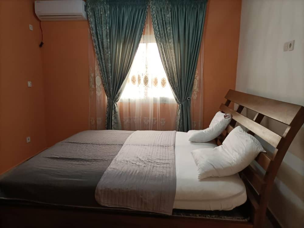 Residence Ambassa Etienne & Therese Yaounde Ngoại thất bức ảnh