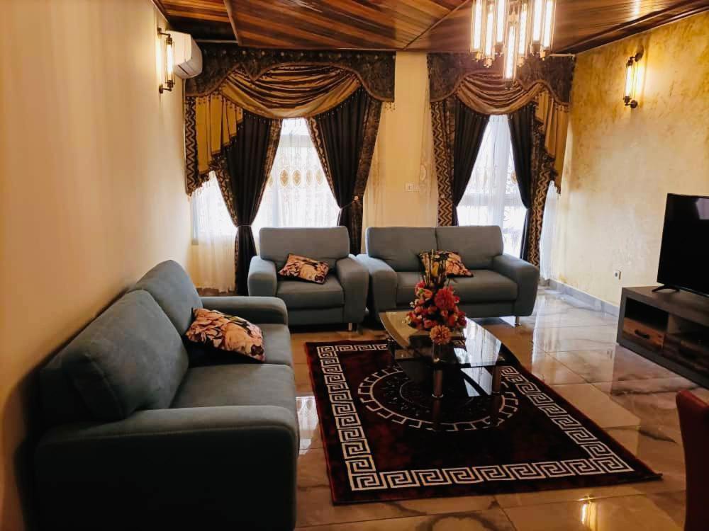 Residence Ambassa Etienne & Therese Yaounde Ngoại thất bức ảnh