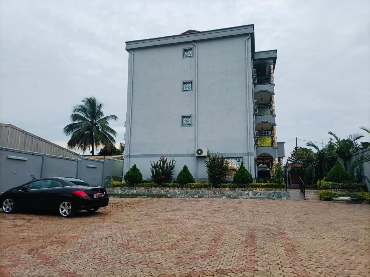 Residence Ambassa Etienne & Therese Yaounde Ngoại thất bức ảnh