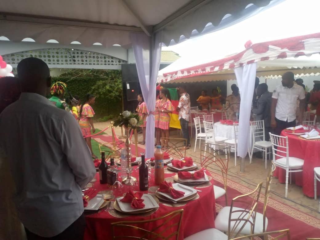 Residence Ambassa Etienne & Therese Yaounde Ngoại thất bức ảnh